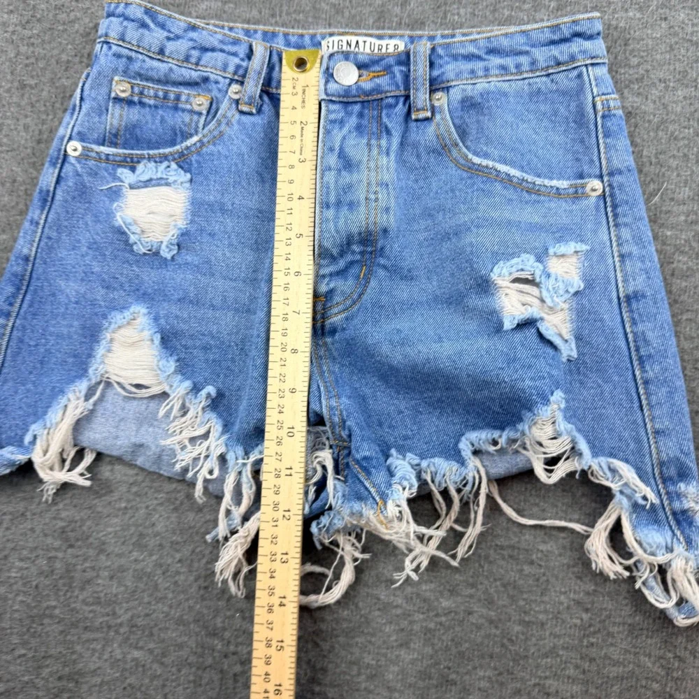 Signature 8 Distressed Denim Shorts Womens Size S Blue High Waisted Frayed Hem‎